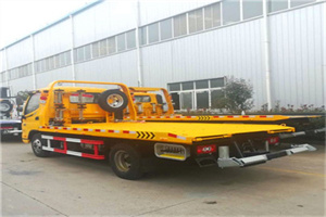 同仁附近拖车救援搭电